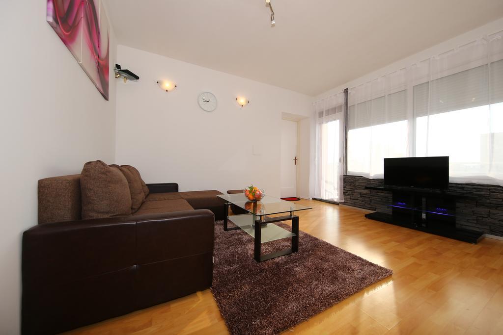 Apartment Opera City Zara Esterno foto